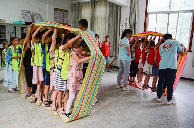 七彩自愿行 青春进课堂——记合肥院自愿者团队走进石台县仙寓镇碧潭村支教活动-8-640.jpg